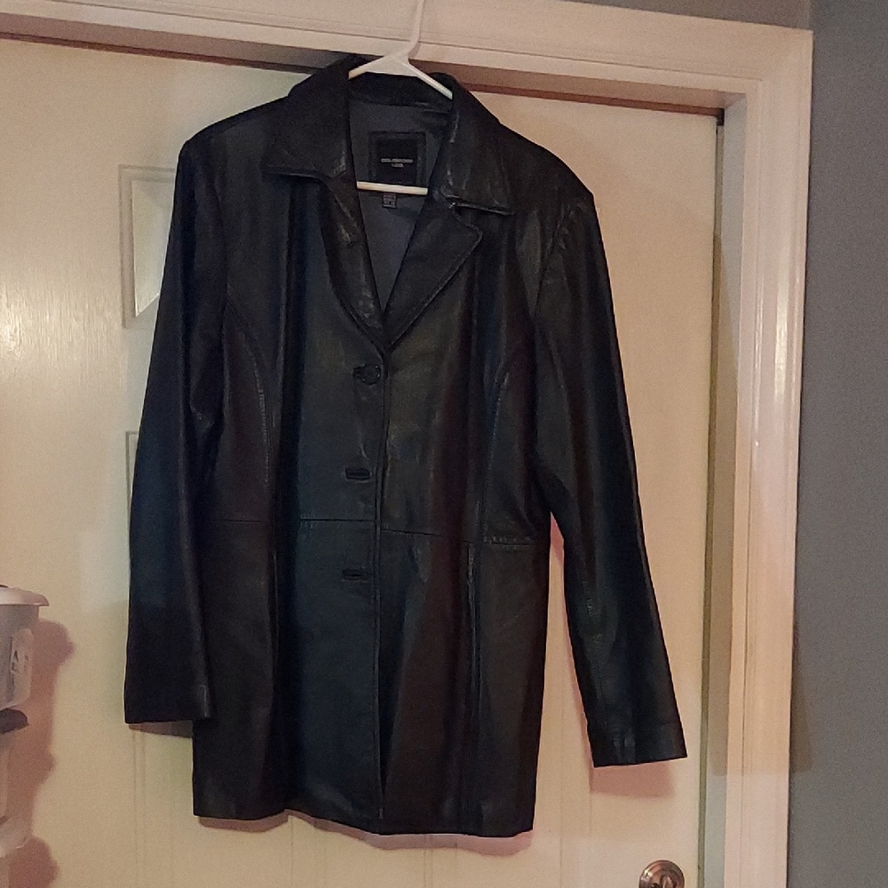 Elegant Black Leather Jacket for Women